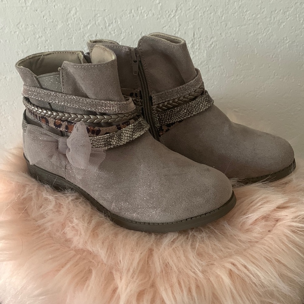 Olive & Edie Bow and Sparkle Booties.